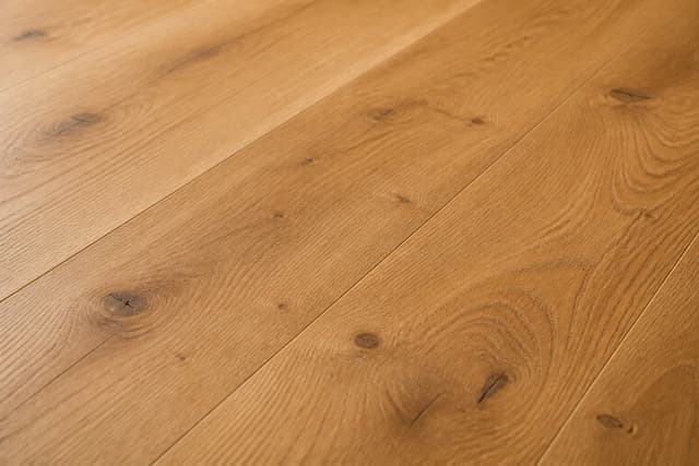 Eichenparkett mit natürlicher Holzstruktur
